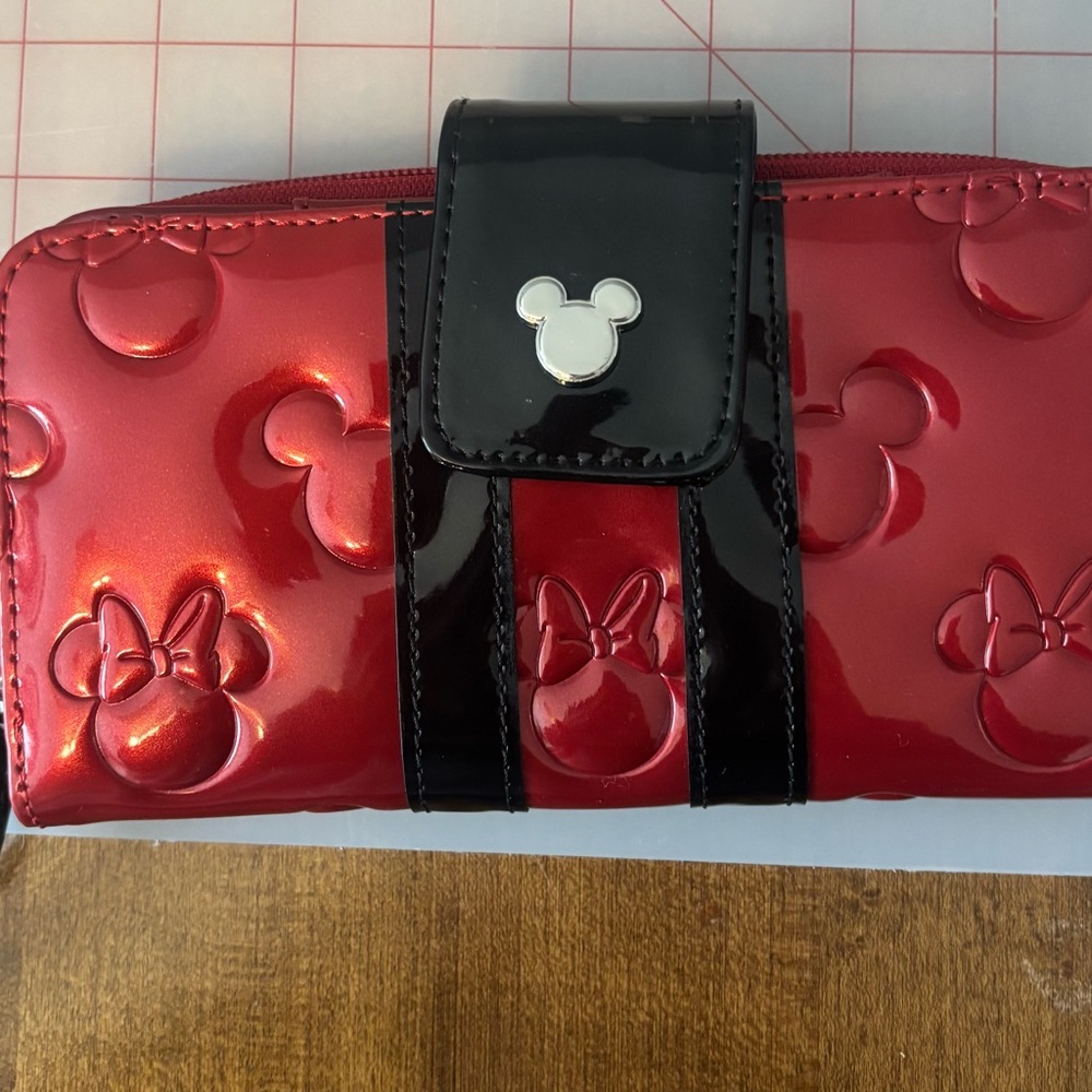 Loungefly Minnie Wallet